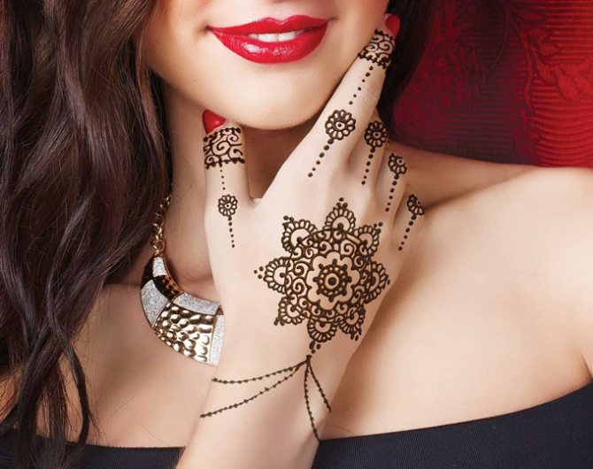 What is mehendi and what is its history