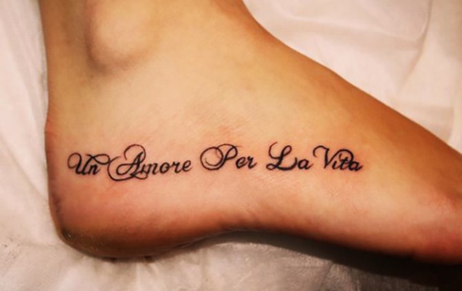 Phrases for tattoos with meaning for girls in Latin with translation, in English, French, Italian