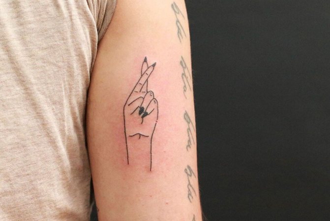 Handpoke Tattoo - Handpoke Tattoo - Handpoke Style Tattoo