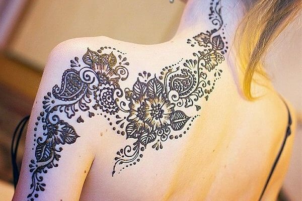 How to make a henna tattoo at home