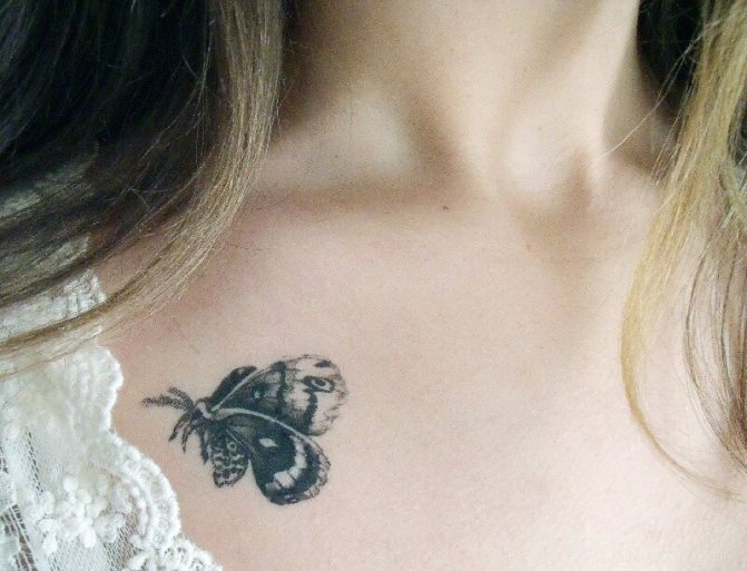 Women tattoo on collarbone - butterfly tattoo on collarbone for girls